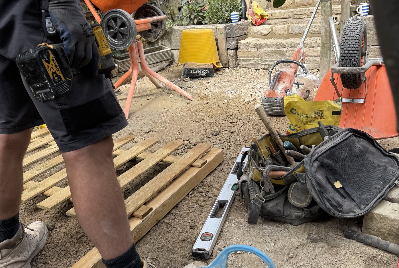 Dry-laying the sandstone pattern pack